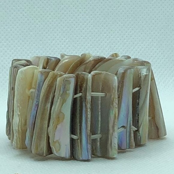 Mother of Pearl Round Abalone Stretch Bracelet - Picture 6 of 7